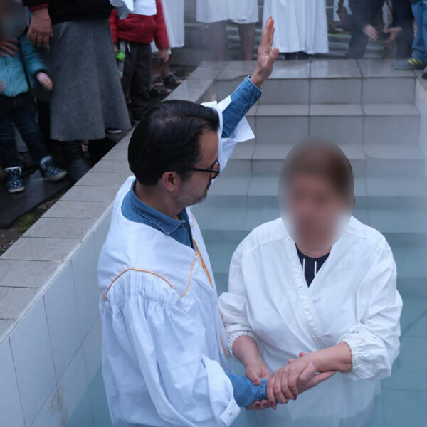 baptisms-adventlighthouse-ministries-pastor-shahbaz